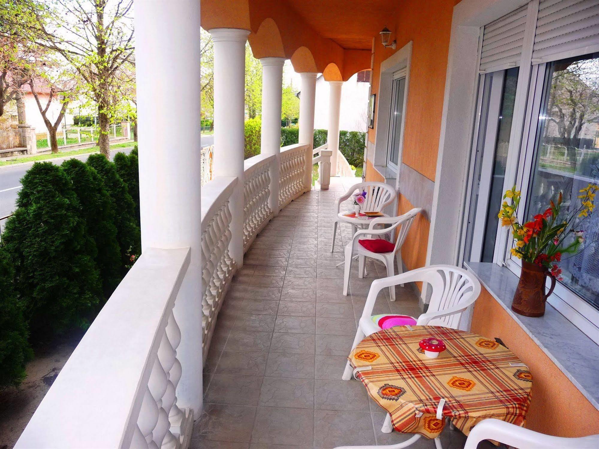 Joker Villa Apartmanhaus Хевиз Экстерьер фото